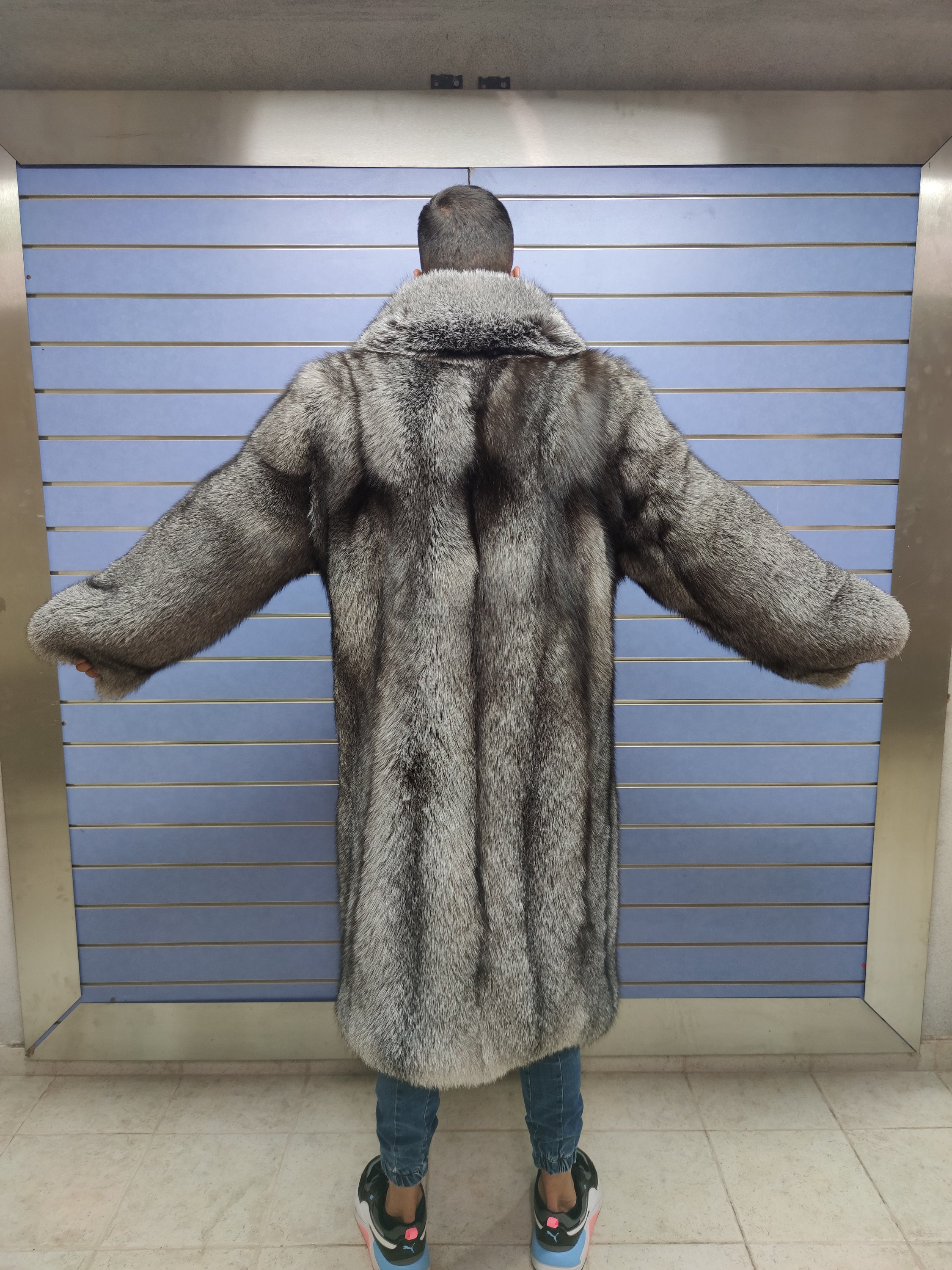 高級フルスキン ブルーフロストフォックスファー メンズコート リアル