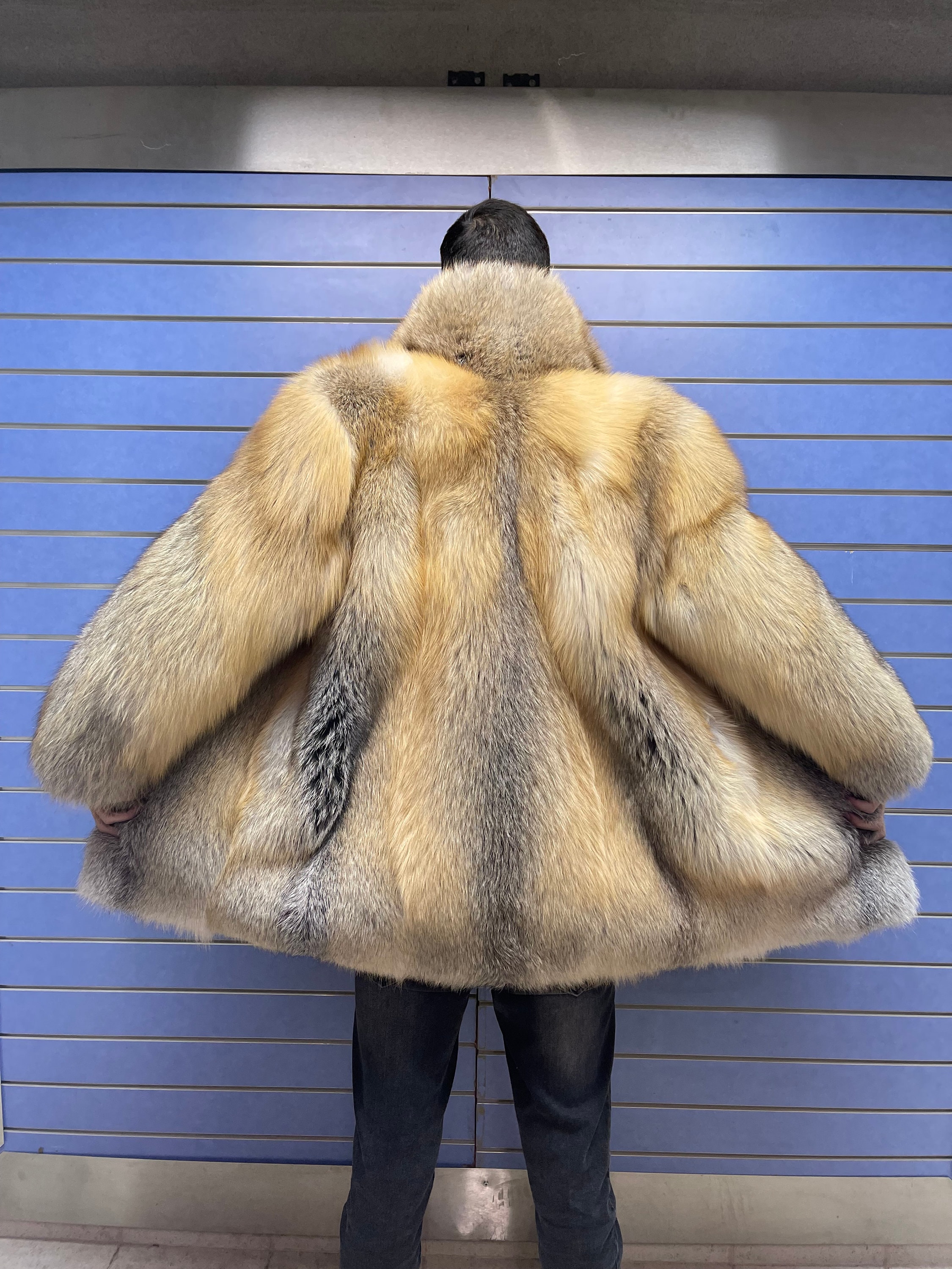 高級フルスキンゴールデンアイランドフォックスファーメンズコート