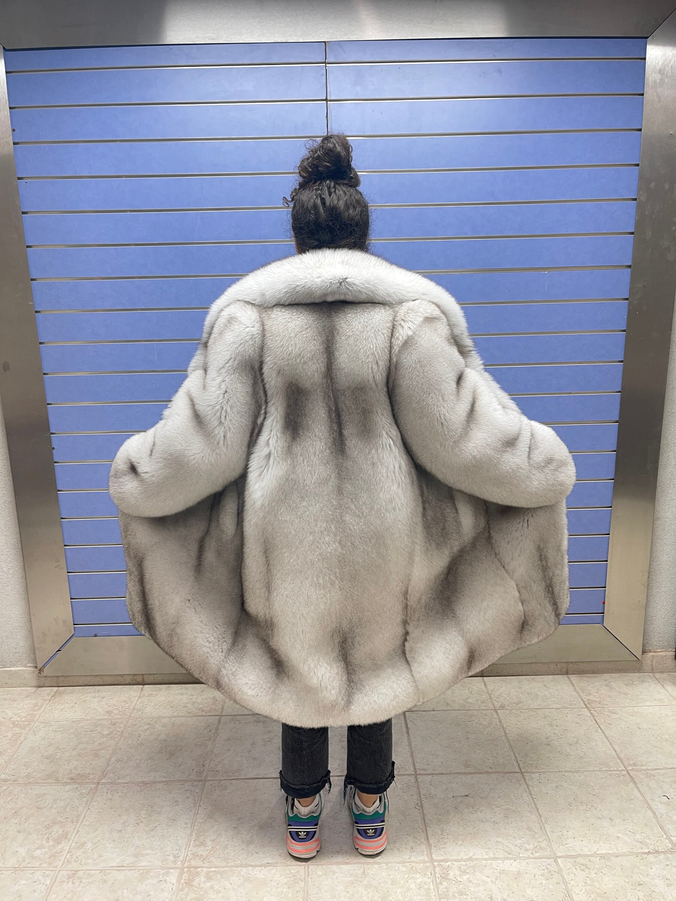 Manteau En Fourrure De Renard Bleu – Ivoire – Taille L – Occasion Très Bon état