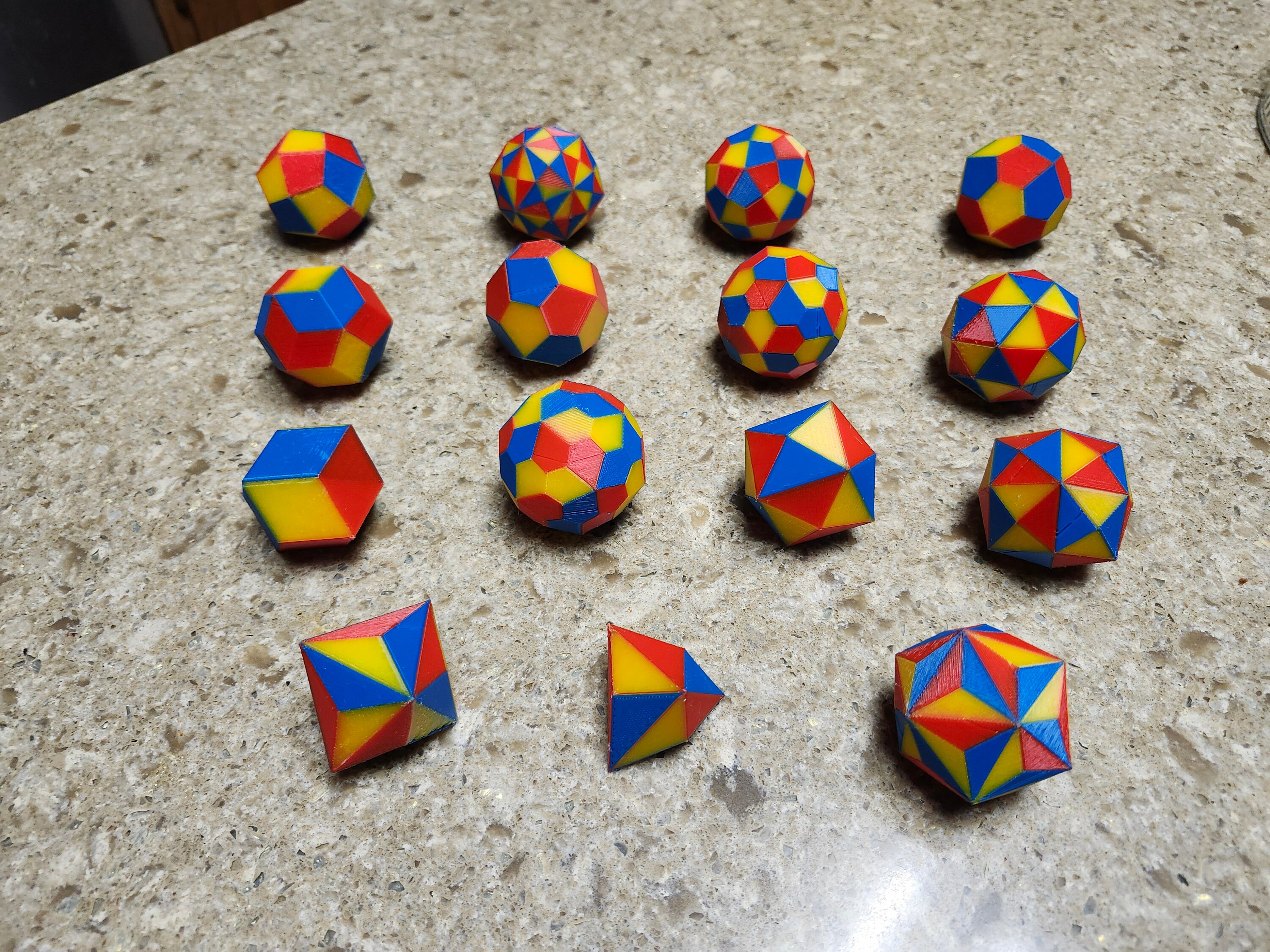 Solidi Catalani Stampati In 3D &ndash; 6 Pezzi In 3 Colori, Figure Geometriche Plastiche