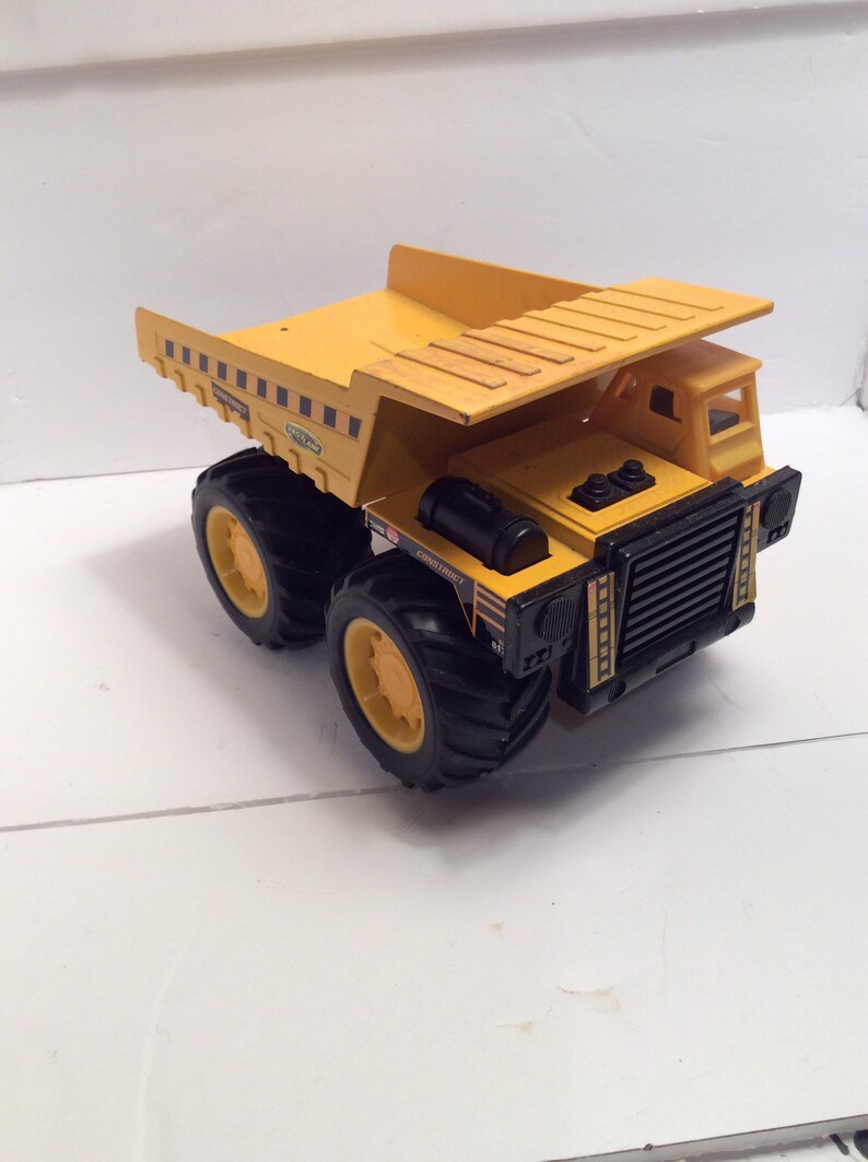 Big Construction Dump Truck....8x4.5x4