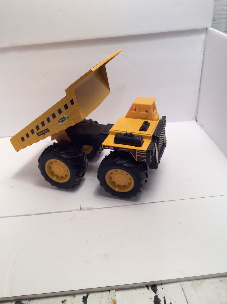Big Construction Dump Truck....8x4.5x4