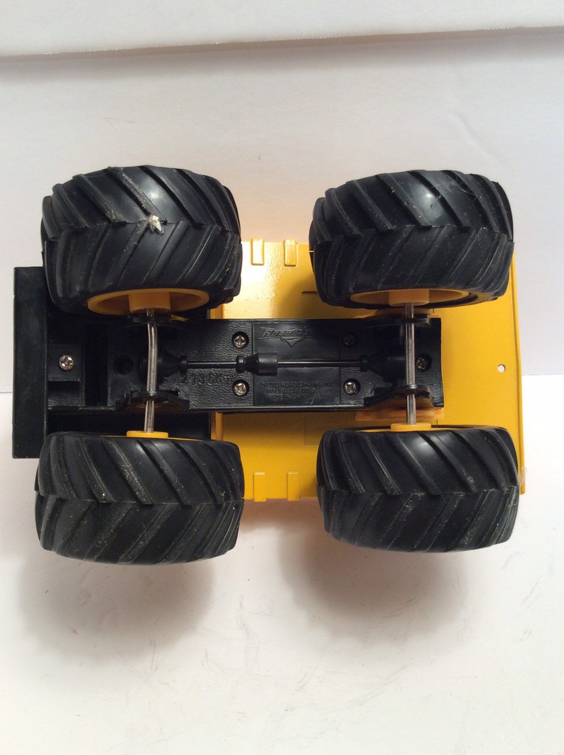 Big Construction Dump Truck....8x4.5x4