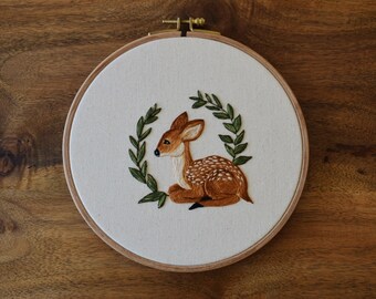 Hand-Embroidered Deer Wall Decor: Modern Cotton Embroidery