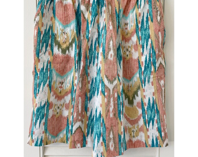 Vintage 1990s | Geometric Patterned Shorts