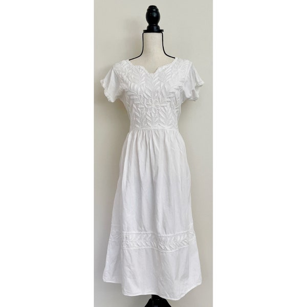Vintage Mexican embroidered dress M