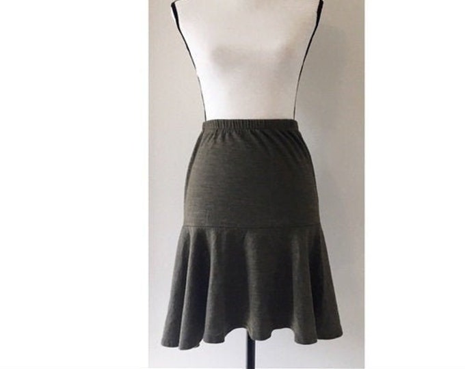 Vintage 1970s | Wool Heathered Mini Trumpet Skirt