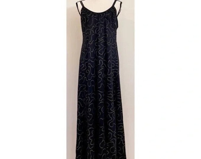 Vintage 1970s | Barbizon Full-length Nightgown