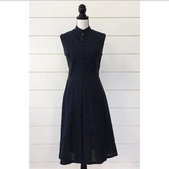 Vintage 1950s | Mandarin Collar Textured Basketwea