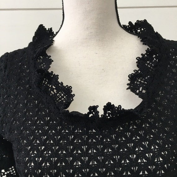 Vintage 1960s | Crochet Ruffle Collar Top - image 3