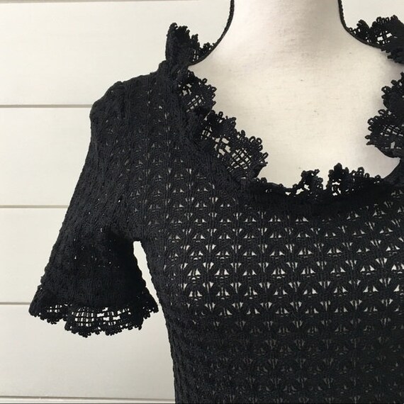 Vintage 1960s | Crochet Ruffle Collar Top - image 4