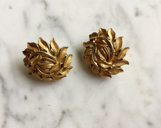 Vintage 1960s | Gold Leaves Earrings