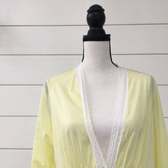 Vintage 1960s | Lemondrop Full l-length Sheer Robe - image 2