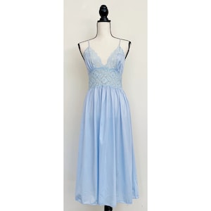 Vintage 1980s | Lingerie Midi Light Blue Lace Nightgown