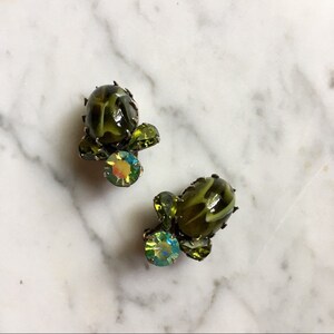 Vintage 1960s | Green Clip-on Earrings