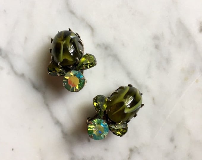 Vintage 1960s | Green Clip-on Earrings