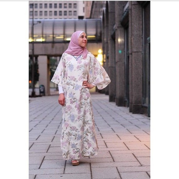 Vintage 1970s | Lucie Ann 70s Floral Kaftan Nightg