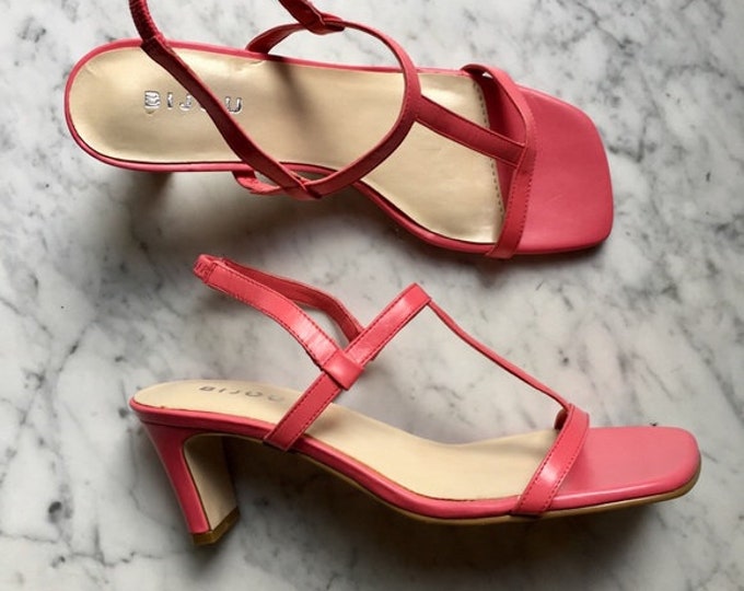 Vintage 1990s | Bubblegum Pink Square-Toe Heels
