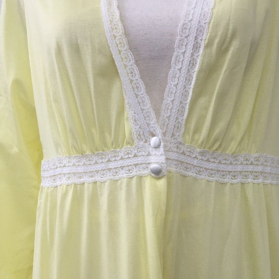 Vintage 1960s | Lemondrop Full l-length Sheer Robe - image 4