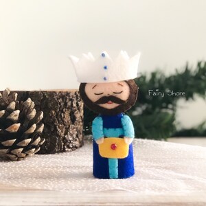 PDF and SVG felt sewing pattern to make 3” and 5” Three Wise Men finger puppets – DIY Christmas nativity set with Melchior, Balthasar, and Gaspar – beginner-friendly Cricut or manual cutting project.