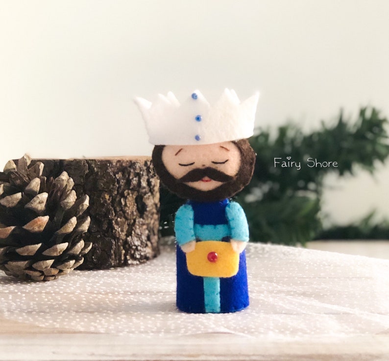 PDF and SVG felt sewing pattern to make 3” and 5” Three Wise Men finger puppets – DIY Christmas nativity set with Melchior, Balthasar, and Gaspar – beginner-friendly Cricut or manual cutting project.