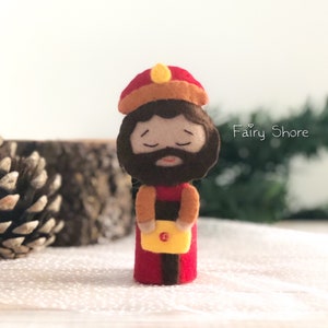 PDF and SVG felt sewing pattern to make 3” and 5” Three Wise Men finger puppets – DIY Christmas nativity set with Melchior, Balthasar, and Gaspar – beginner-friendly Cricut or manual cutting project.