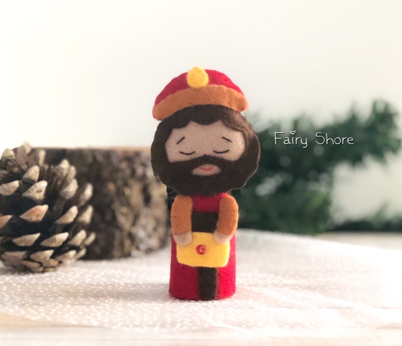 PDF and SVG felt sewing pattern to make 3” and 5” Three Wise Men finger puppets – DIY Christmas nativity set with Melchior, Balthasar, and Gaspar – beginner-friendly Cricut or manual cutting project.