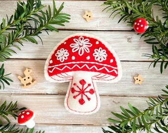 北欧風クリスマスオーナメントの縫製パターン：フェルトのキノコ、鳥