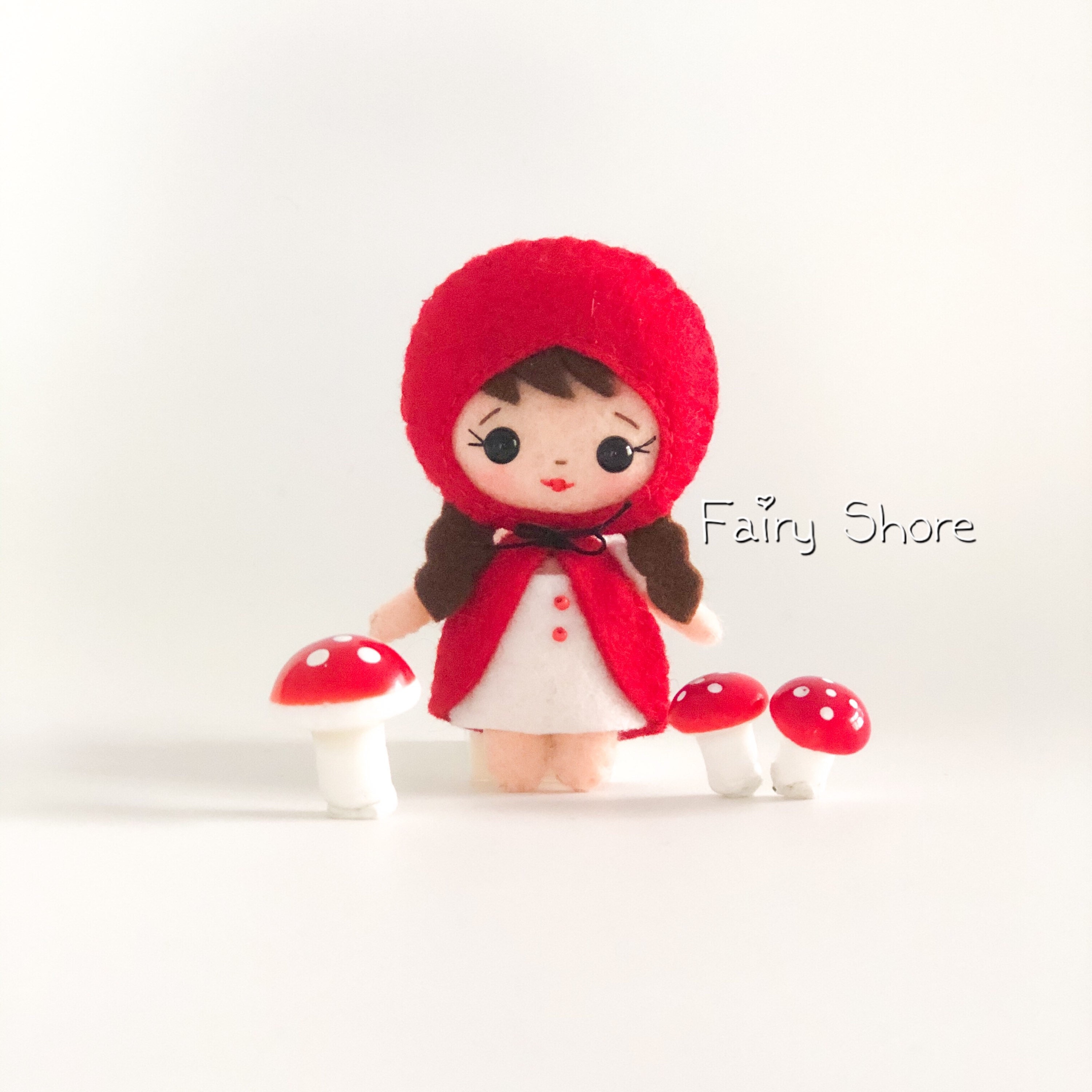 赤ずきんちゃんフェルト人形の縫製パターン：DIYクラフト（PDF & SVG