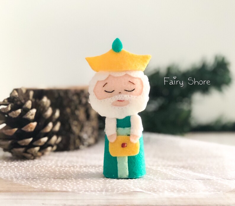 PDF and SVG felt sewing pattern to make 3” and 5” Three Wise Men finger puppets – DIY Christmas nativity set with Melchior, Balthasar, and Gaspar – beginner-friendly Cricut or manual cutting project.