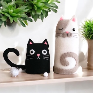 Easy-to-Make Cat Sewing Pattern – PDF SVG - felt DIY Black and White Standing Cats, Beginner fast Craft, Cricut, Animal Ornaments, decor