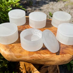 Selenite Charging Jar with Lid - Stunning Selenite Bowl for Crystal Cleansing (Purify, Amplify & Harmonize Your Space)