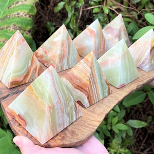 LARGE Green Onyx Crystal Pyramid, 3" Polished Green Onyx Pyramid ('A' Grade Natural Green Onyx Stone Pyramid, Home Decor)