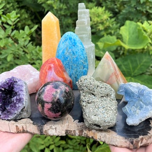 Mystery Crystal Box Crystals, Bracelets, Palm Stones, Selenite, Palo Santo, Tumble and Rough Stones Crystal Confetti, Crystal Gifts 10 Pc. SPECIMEN BOX