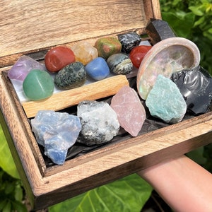 19 Piece Deluxe Crystal Kit - Box of Natural & Tumble Stones, Selenite, Palo Santo, Crystal Point and More! (Crystal Gift Box)