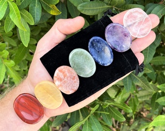 Worry Stone 7 CHAKRA KIT with Drawstring Pouch (Chakra Stone Set, Beginner Crystals, 7 Chakra Palm Stone Crystal Set)