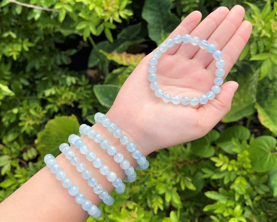 Aquamarine Bead Bracelet: 8 mm Round Crystals ('A' Quality Aquamarine, Premium Grade Stretch Gemstone Bracelet)