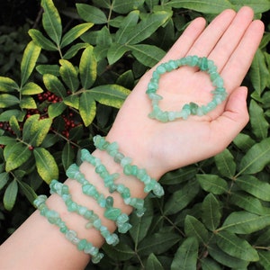 Green Aventurine Chip Bracelet (Aventurine Stretchy String Bracelet, Green Aventurine Chips, Stretch Bracelet, Heart Chakra)