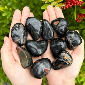 LARGE Black Onyx Tumbled Stones, 1.5 - 2.5&quot;: Choose How Many Pieces (Premium Quality &#39;A&#39; Grade Black Onyx Crystals)