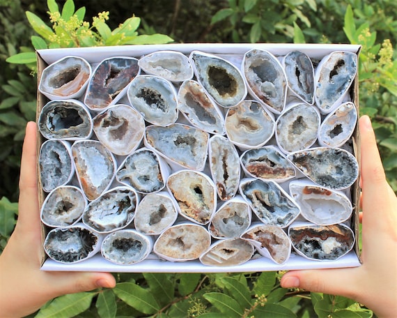 Small Oco Agate Geodes Box (30 - 40 Pieces) Natural Crystal Druzy Halves ('A' Grade, Wholesale Bulk Lots, Oco Agate, Agate Geode, Oco Geode)