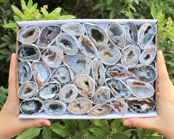 Small Oco Agate Geodes Box (30 - 54 Pieces) Natural Crystal Druzy Halves ('A' Grade, Wholesale Bulk Lots, Oco Agate, Agate Geode, Oco Geode)