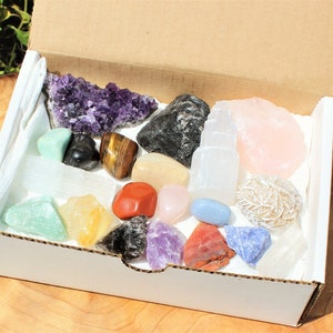 Beginners Crystal Kit, 20 pcs Chakra Protection Healing Sets PLUS Natural Rough & Tumbled Crystal Specimens Healing Crystals and Stones image 2