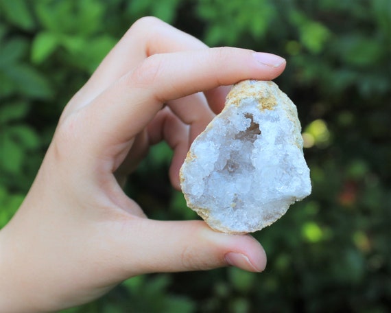 Break Your Own Geodes Lb Wholesale Bulk Lots: Choose How Many Pounds large  Unopened Moroccan Crystal Quartz Geodes, 'A' Grade -  Norway