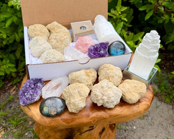 Kids Break Your Own Geode & Mineral Gift Box - Geodes, Raw Rose Quartz, Labradorite Pebble, Quartz Point and Selenite Tower with LED Base