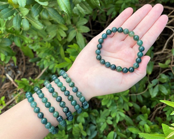 Moss Agate Bead Bracelet: 8 mm Round Crystals (Premium Grade Stretch Gemstone Bracelet, Moss Agate Bracelet)