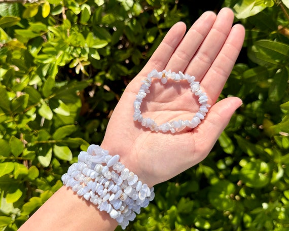 Blue Lace Agate Chip Bracelet (Blue Lace Agate Gemstone Bracelet, Blue Lace Agate Crystal Bracelet, Blue Lace Agate Jewelry, Gift)