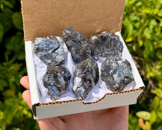 Elite Noble Shungite Crystal Gift Box, 1/4 lb 5-7 'AAA' Natural Shungite Specimens From Russia