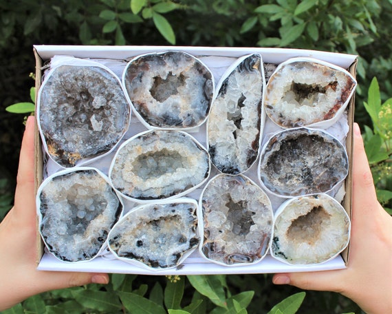 Jumbo Oco Agate Geode Box (12 - 19 Pieces) Natural Crystal Druzy Halves ('A' Grade, Wholesale Bulk Lots, Oco Agate, Agate Geode, Oco Geode)