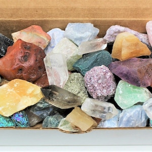 Crafters Collection Box - Quartz, Jasper, Agate, Calcites, Points, Blades & More! 1/2 lb (8 oz) Gift Box, Gems Crystals Natural Raw Minerals