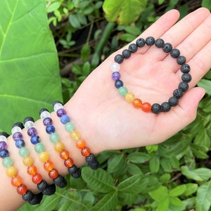 7 Chakra Lava Stone Bracelet: 8 mm Round Lava Rock & 7 Chakra Gemstones (Chakra Bracelet, Diffuser Bracelet, Handmade Crystal Bracelet)